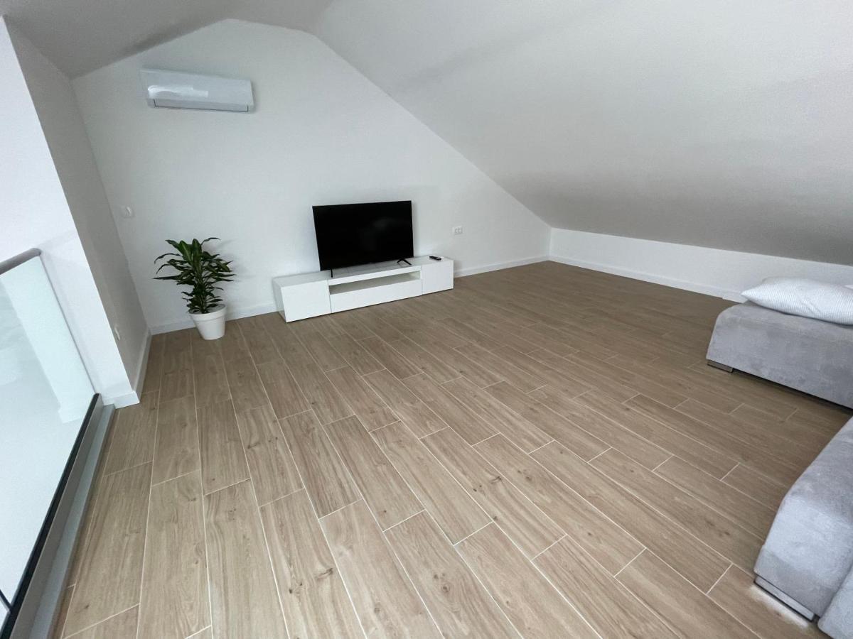 Galeria Apartment Podstrana Bagian luar foto
