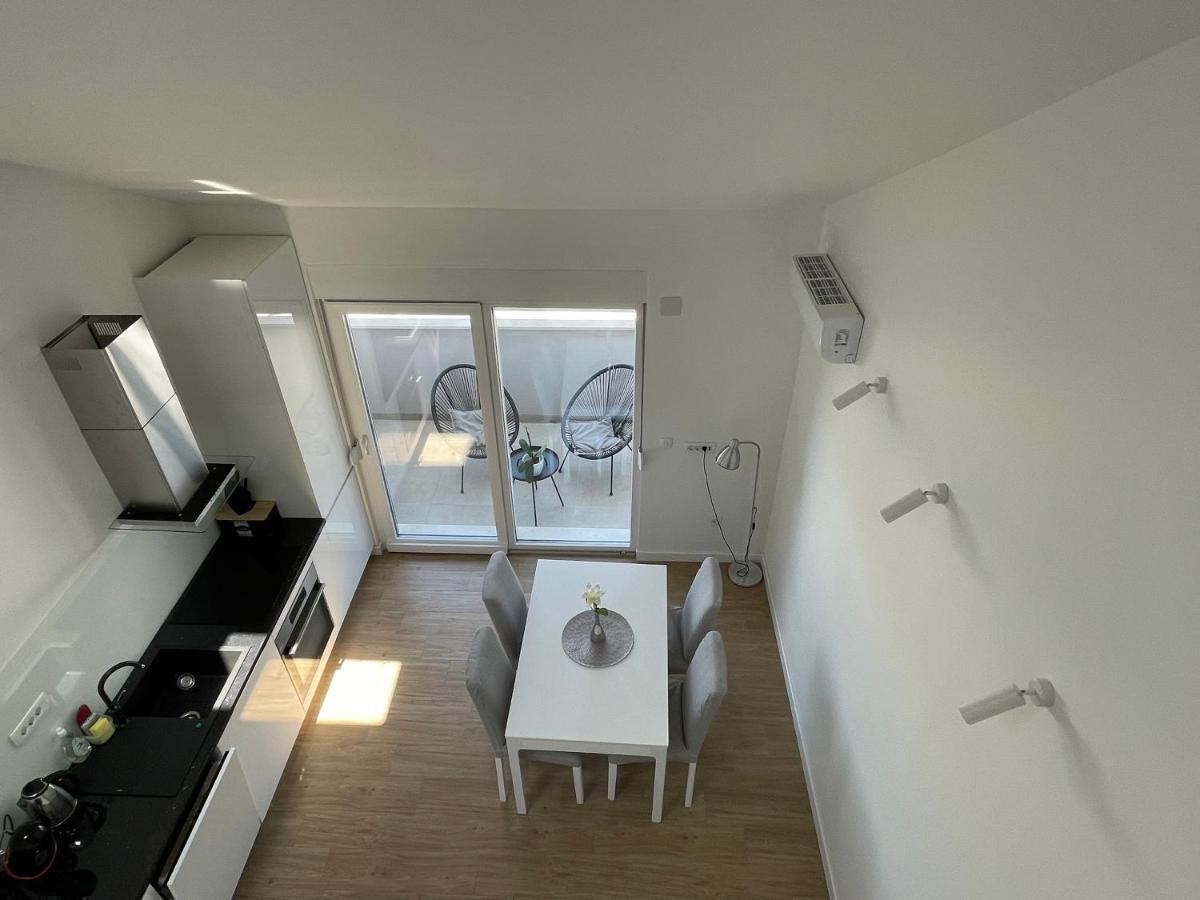 Galeria Apartment Podstrana Bagian luar foto